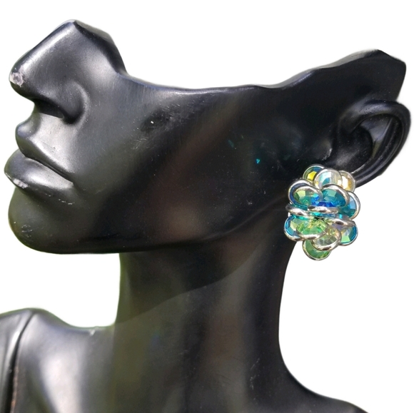 SWAROVSKI SAVVY COLLECTION 1980s BLUE/GREEN CRYSTAL BEZEL SET CLUSTER EARRINGS - Picture 1 of 5